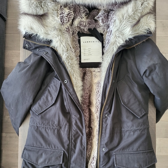 Aritzia Community Down Filled Coat - Picture 5 of 15